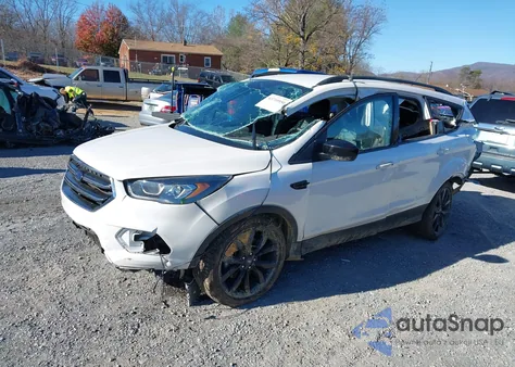 2017 Ford Escape Se z USA, uszkodzony, nr VIN 1FMCU9GD9HUE90467